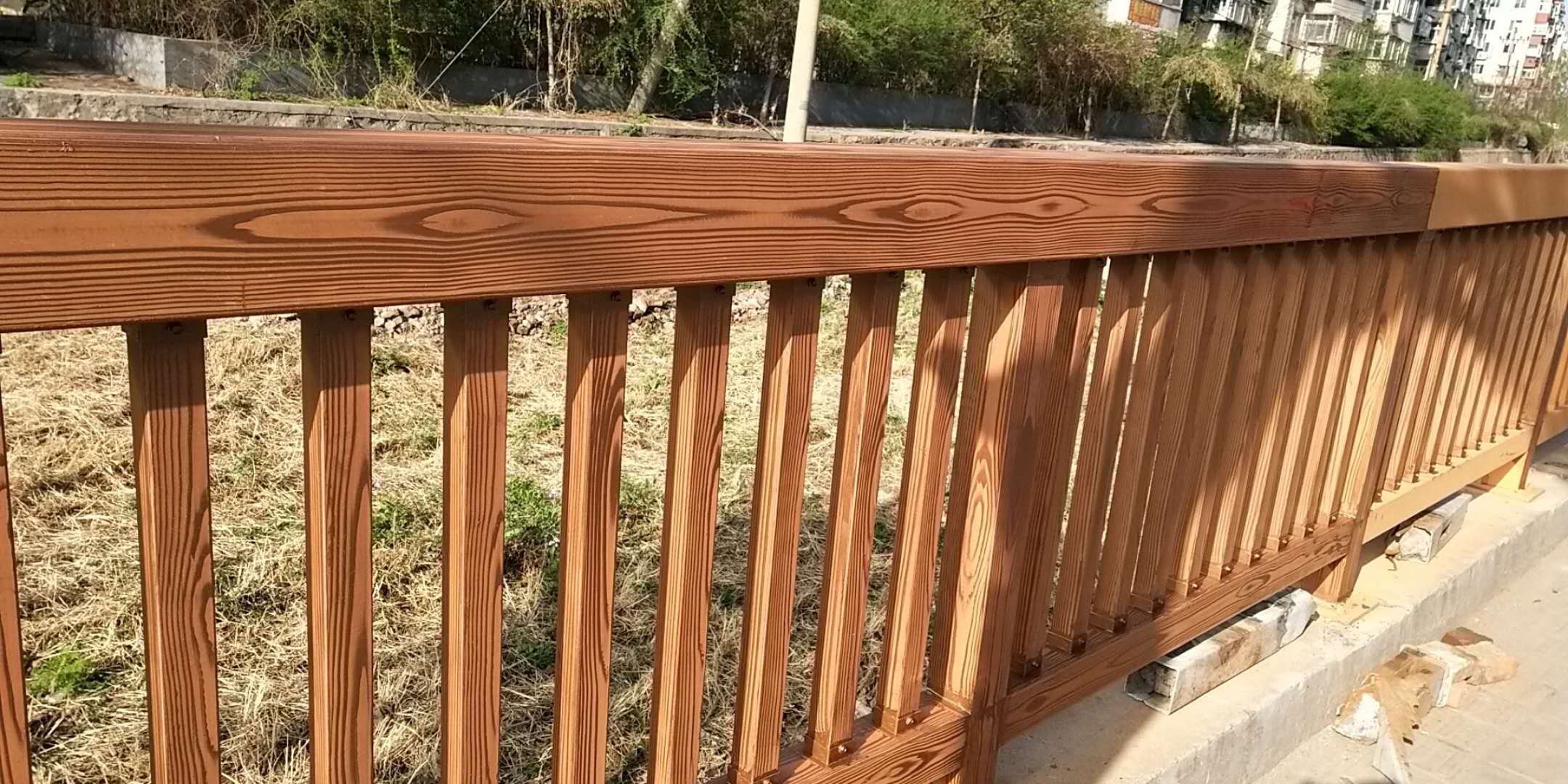 扬州河北承德双桥区护栏仿木纹漆施工项目